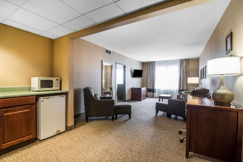 Quality Inn & Suites image 10